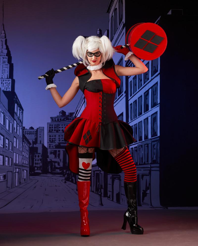 Harley Quinn Cosplayer with Enormous DIY Mallet